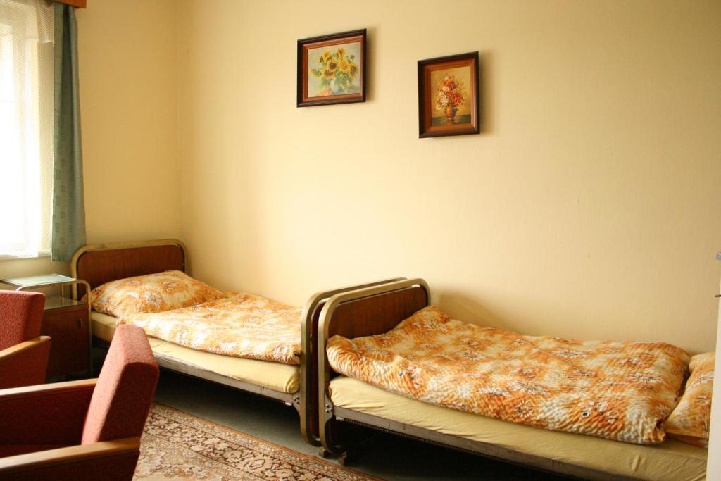 Bungalovy A Ubytovani Ratiborice- Zlic Ceska Skalice Room photo