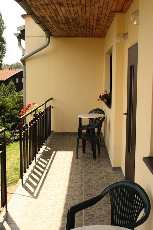 Bungalovy A Ubytovani Ratiborice- Zlic Ceska Skalice Exterior photo